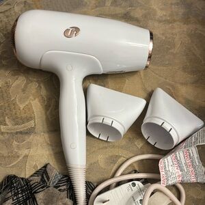T3 Blow Dryer